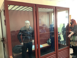 Михаил Высоцкий признал вину частично, заявив, что в этом деле нет потерпевших, а оружие фактически попало к оперативникам, а не к злоумышленникам