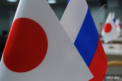 Японии необходимо заблокировать проливы между материковой Россией и Южными Курилами, уверен политолог Акио Каватао