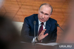 Госдума разрешила Путину стать президентом еще два раза