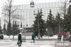 Пешеходы. Тюмень, администрация тюмени, городская дума, прохожие, пешеходы, городская дума тюмени