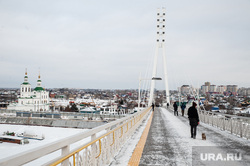 Зимние виды города. Тюмень, снег, набережная, зима, мост влюбленных, река тура, зимний город