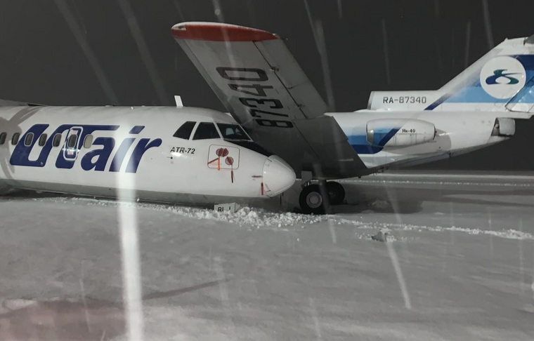 Самолет ATR-72 выкатился за полосу и столкнулся с Як-40