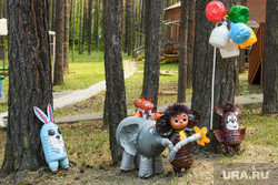 Детский лагерь "Маяк" перед летней сменой. Свердловская область, Сысерть, игрушки, ландшафтный дизайн, летний лагерь, детский лагерь, украшение, креатив