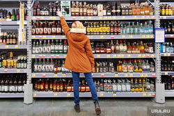 Николай Говорин призвал продавать крепкий алкоголь в специальных магазинах