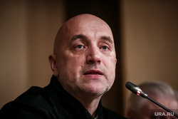 Прилепин заявил, что не может продолжать в Донбассе воинскую деятельность