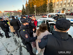 Несанкционированная акция сторонников оппозиционера Алексея Навального. Курган, задержание актививстов, задеражние