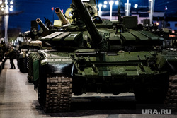 Первая совместная тренировка парадных расчетов и механизированной колонны ЦВО на площади 1905 года. Екатеринбург, военная техника, техника, площадь 1905 года, репетиция парада
