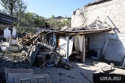 Последствия ночного обстрела Степанакерта. Нагорный Карабах, частный дом, частный сектор, последствия обстрела
