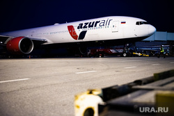 Флагманский самолет Boeing 777-300ER авиакомпании «AZUR air». Екатеринбург, боинг, azur air, азур эйр, авиакомпания azur air, боинг 777-300, boeing 777-300ER