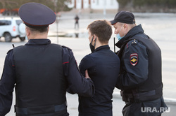 Несанкционированная акция сторонников оппозиционера Алексея Навального. Курган, полиция, задержание, задержание актививстов
