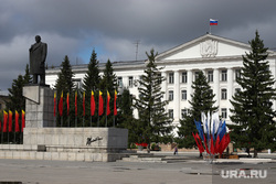 Улицы перед празднованием дня города. Курган, мэрия, город курган, здание администрации, площадь ленина, администрация города кургана