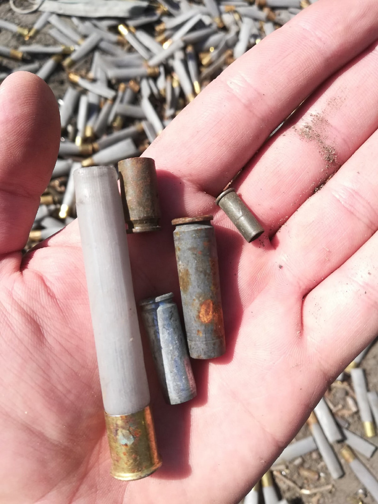 В подгорной части Тобольска найдена свалка отстрелянных гильз от боевого оружия