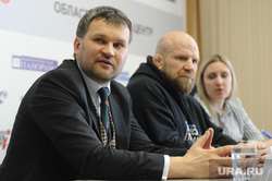Пресс-конференция Джеффа Монсона на шестой день после операции по замене тазобедренного сустава в одной из больниц Миасса. Челябинск, фирстов степан, монсон джефф