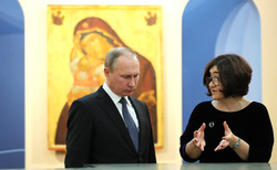 В последний раз Владимир Путин посещал Третьяковскую галерею в 2017 году (архивное фото)