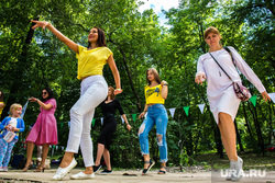 Фестиваль "Усадьба Jazz. Екатеринбург", лето, девушки, танцы