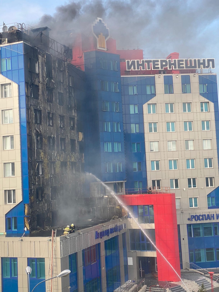 Пожар в здании «Роснефти»