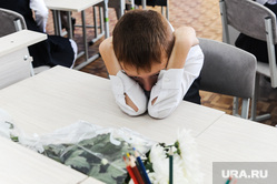1 сентября линейка в школе 107 Челябинск, первоклассник