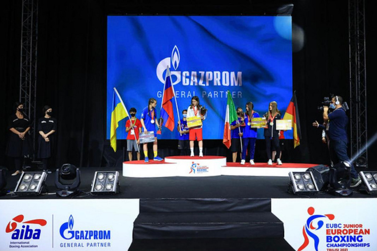 Рената Мингалимова за победу в первенстве получила сертификат на четыре тысячи долларов