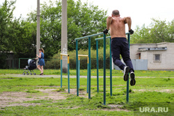 Разное. Курган, спортсмен, спортивная площадка, спорт, отжимания на брусьях, спортивная зона