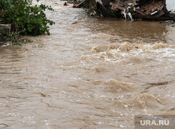 Последствия паводка в городе Нижние Серги. Свердловская область, паводок, непогода, разрушенный дом, наводнение, потоп, разрушения, подтопление