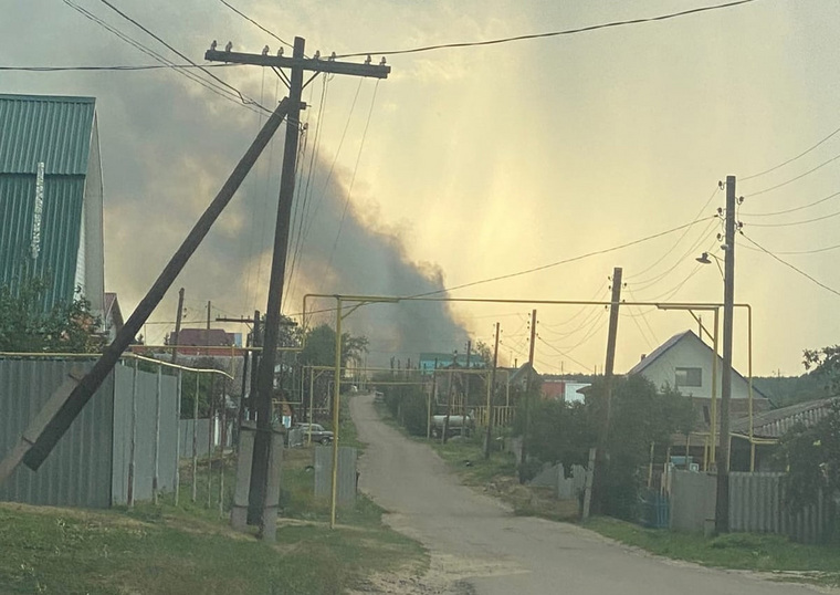 Дым от пожара был виден из населенного пункта