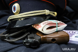 Клипарт. Криминал. Курган, убийство, оружие, купюры, пм, полиция, ограбление, ауе, деньги, наличные, взятка, наручники, пачка денег, криминал, коррупция, пистолет калашникова, полицейская фуражка, россия мвд