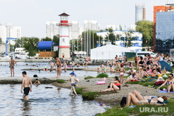 Виды Екатеринбурга, верх-исетский пруд, жара, отдых горожан, лето в городе, городской пляж екатеринбурга