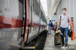 Восточный вокзал. Москва, путешествие, пассажир, вокзал, чемодан, пассажиры, пассажиры в ожидании, туризм, поезд, перрон, поезд, путешественники, восточный вокзал