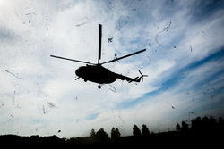 Упавший в озеро на Камчатке вертолет найден на глубине 110 метров