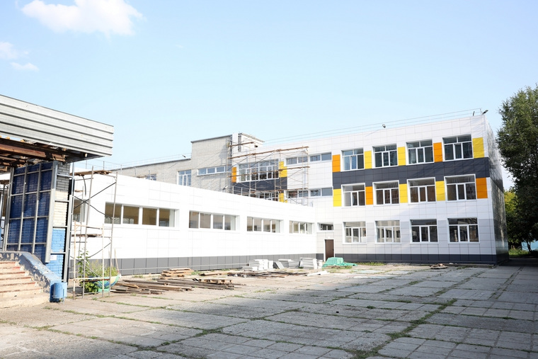 В школе №11 завершается ремонт фасада