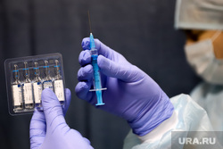 Центр мобильной вакцинации от COVID-19 в торговом центре «Дирижабль». Екатеринбург, укол, прививка, вакцина, вакцинация, covid, спутник v, гам-ковид-вак
