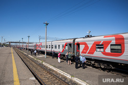 Клипарт. Сургут, перрон, поезда, ржд