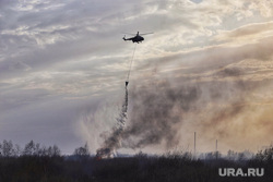 Жители горящего свердловского поселка попросили у Путина вертолет. Видео