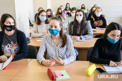 Первый учебный день в Уральском федеральном университете после карантинных мер. Екатеринбург, обучение, учеба, высшее образование, занятия, студенты, масочный режим