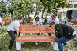 Об уборке площадок волонтеров попросили жители дворов