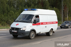 Автомобильная пробка на восточном обходе. Пермь, дорога, машина скорой медицинской помощи, скорая помощь