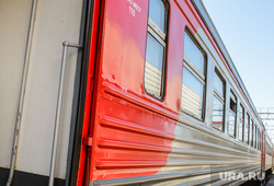 Железнодорожный вокзал Екатеринбурга, поезд, электричка, пассажир, ржд, железнодорожный транспорт, провоз багажа