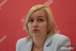 Визит директора ЗАО «Совхоз имени Ленина», экс-кандидата в президенты РФ от КПРФ Павла Грудинина и секретаря ЦК КПРФ Марии Дробот. Пермь, портрет, айтакова ксения