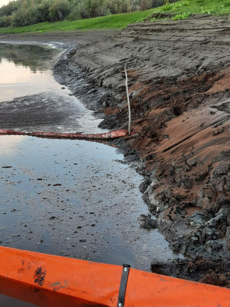 Загрязнение на реке Лобановский Еган