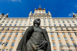 Лекция Алексея Текслера первокурсникам ЮУрГУ. Челябинск, скульптура, юургу, главный корпус юургу, студент
