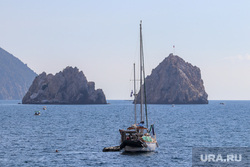 Черноморский флот, Крым и летний отдых. ХМАО, море, крым, яхта, ялта, скала, утес, отдых, Гурзуф, черное