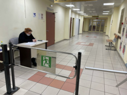 В Нижневартовской онкобольнице есть проблемы с осмотром посетителей