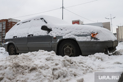 Парк Победы. Курган, снег, машина, автомобиль, снег во дворе