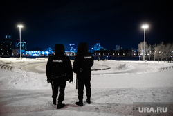 Акция «Любовь сильнее страха». Екатеринбург, зима, полиция, патрулирование, октябрьская площадь, полицейские, сотрудники полиции