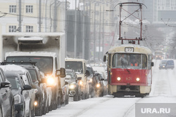 Виды Екатеринбурга, зима, общественный транспорт, снег в городе, проспект ленина, трамвай, заснеженная улица
