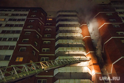 Пожар в 16-этажном доме на улице Таежной. Екатеринбург, дым, пожар, дом