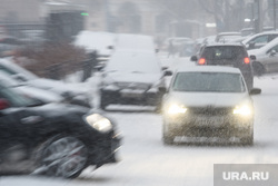 Виды Екатеринбурга, зима, движение на дороге, снегопад, дорога, автомобили