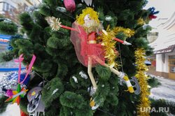 Челябинск готовится к встрече Нового года. Челябинск, елка, елочные игрушки, новогодняя елка, детские поделки