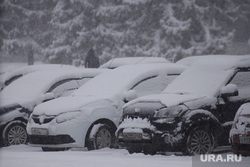 Снегопад. Курган, снег, снегопад, сугроб, метель, плохая видимость, машины в снегу, зима, парковка в снегу
