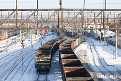 Железнодорожный вокзал. Курган, рельсы, зима, вагоны, пути сообщения, жд вокзал, пустые вагоны